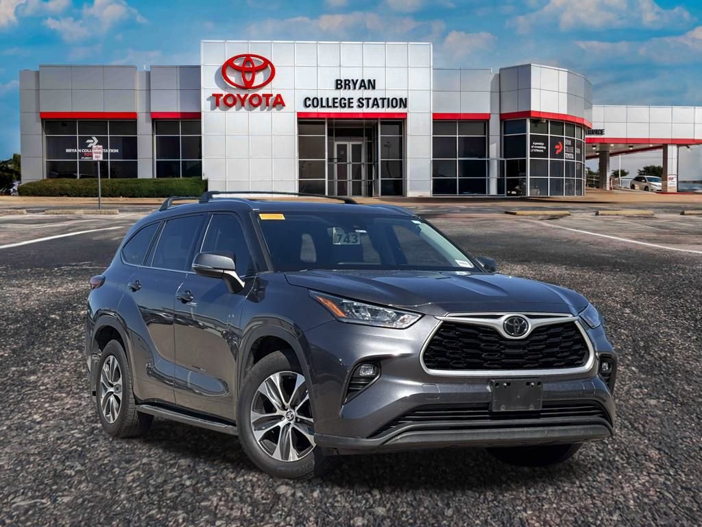 Used 2020 Toyota Highlander XLE
