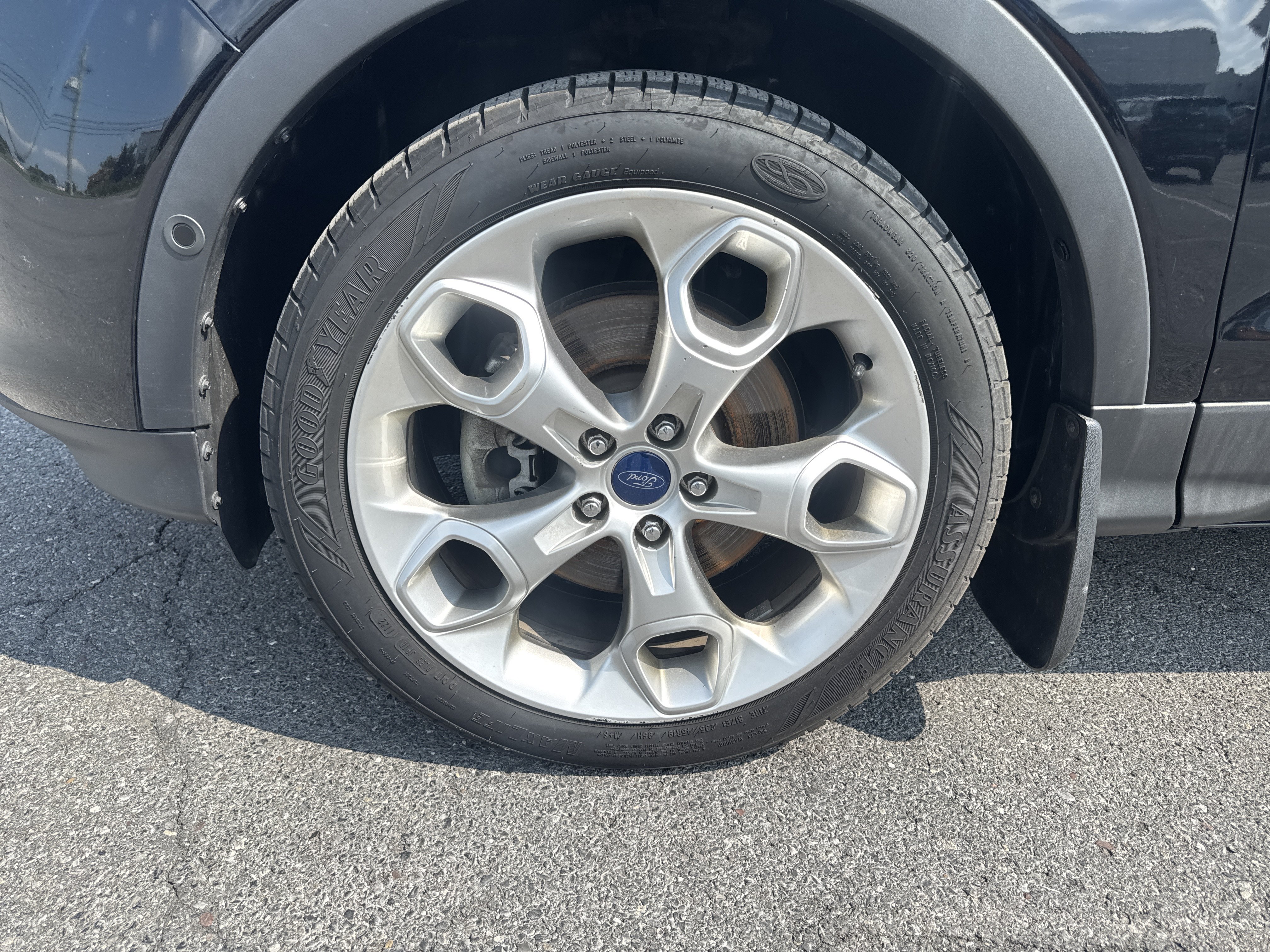 Used 2016 Ford Escape Titanium w/ Equipment Group 301A AWD/4WD image 11
