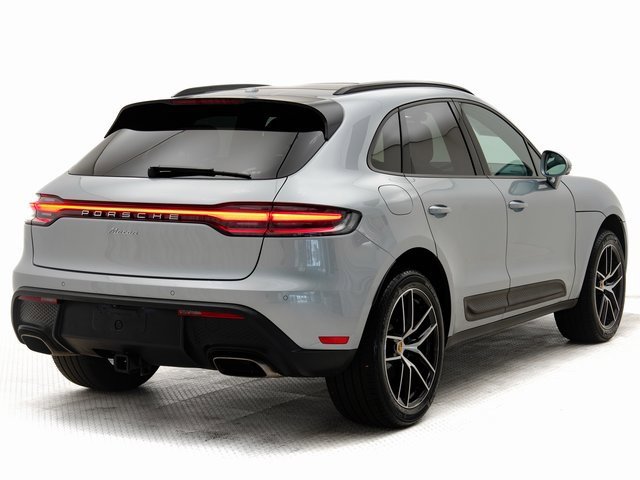 Used 2025 Porsche Macan image 36