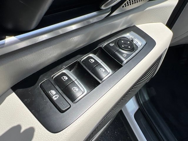 Certified 2024 Kia Telluride S w/ S Sunroof Package FWD image 32