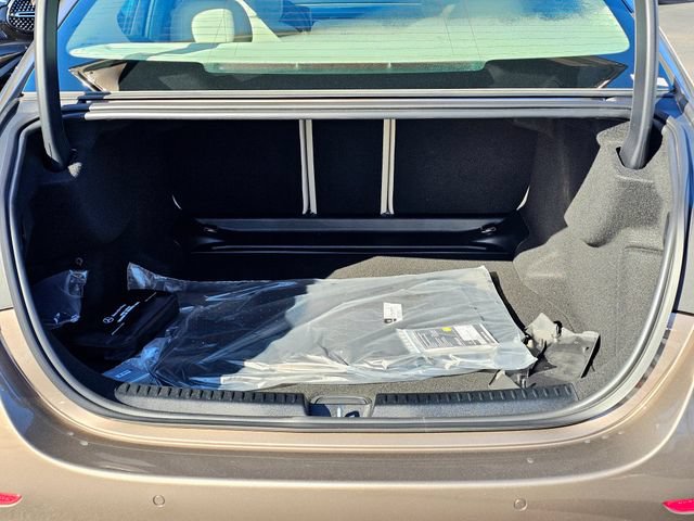 New 2026 Mercedes-Benz E 350 4MATIC Sedan image 9