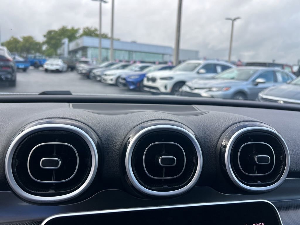 Used 2025 Mercedes-Benz C 300 Sedan image 38