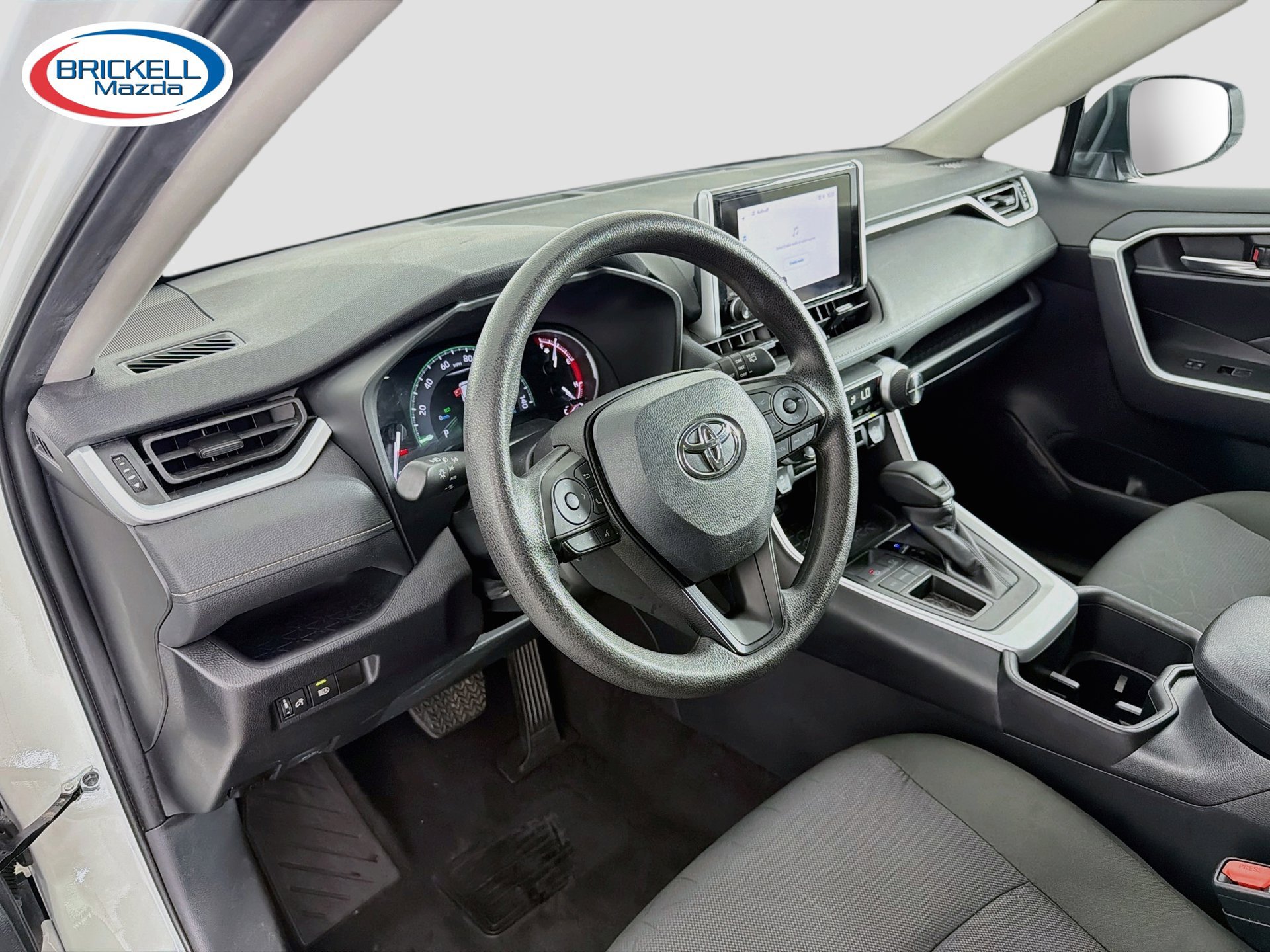 Used 2025 Toyota RAV4 XLE FWD image 24