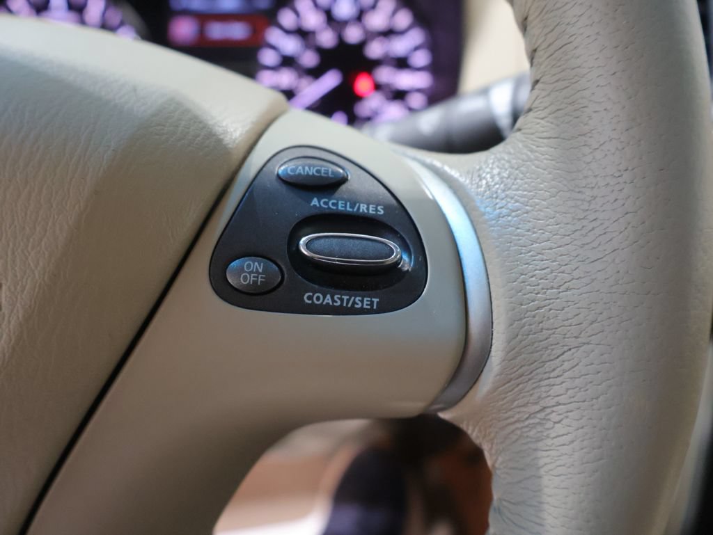 Used 2014 Nissan Pathfinder SL AWD/4WD image 38
