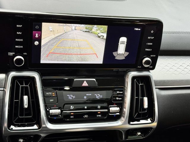 Used 2023 Kia Sorento SX AWD/4WD image 11
