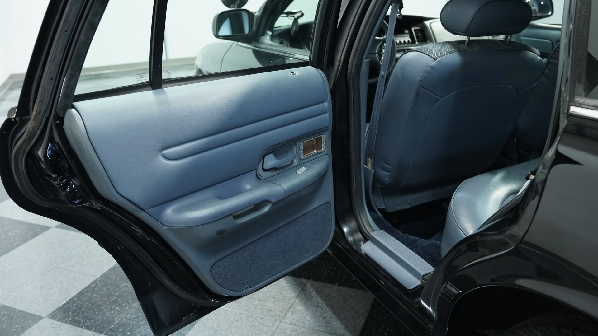 Used 1997 Ford Crown Victoria Police Interceptor image 37