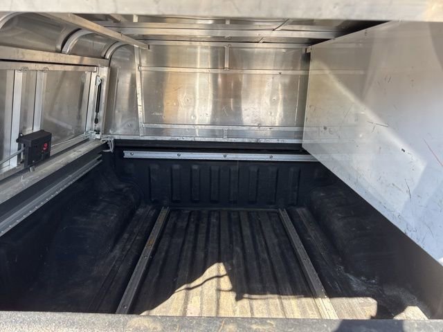 Used 2021 Nissan Frontier SV w/ Midnight Edition Floor Mats image 10