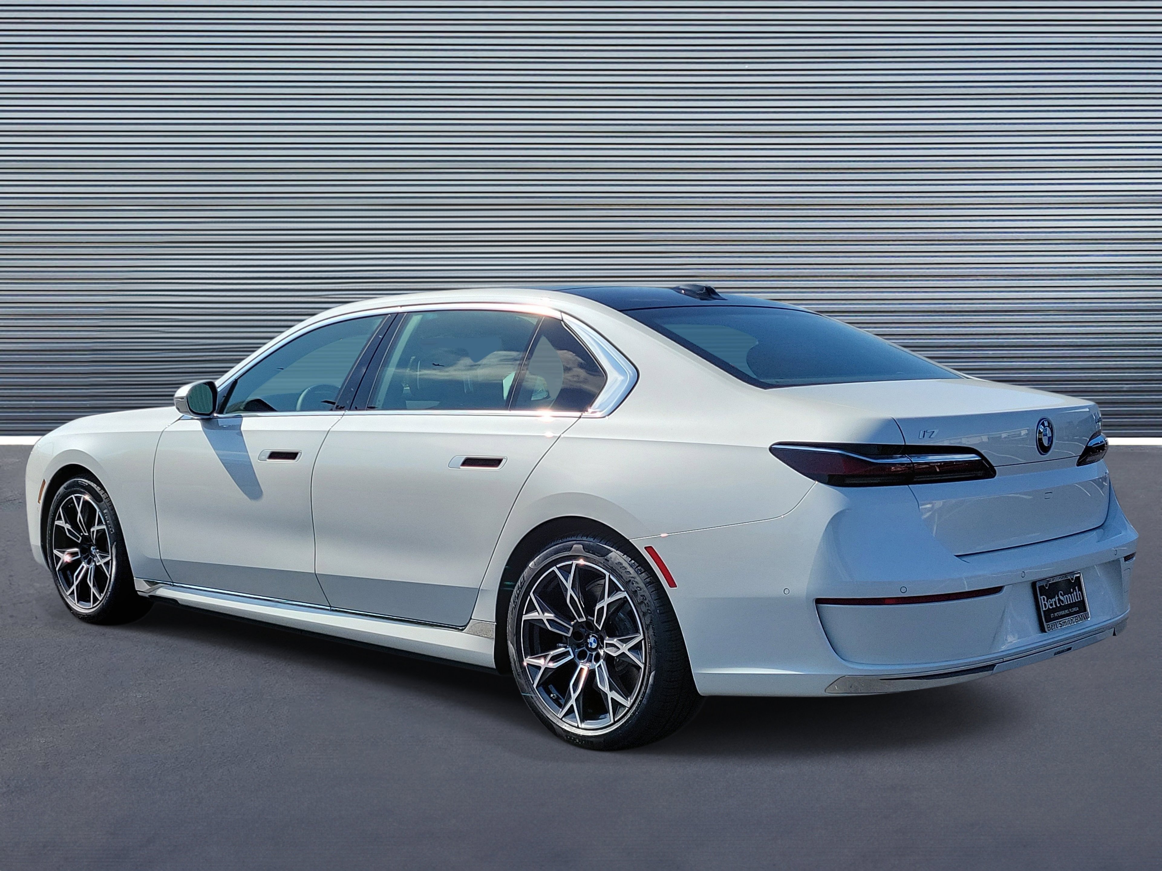 New 2026 BMW i7 eDrive50 w/ Premium Package RWD image 4