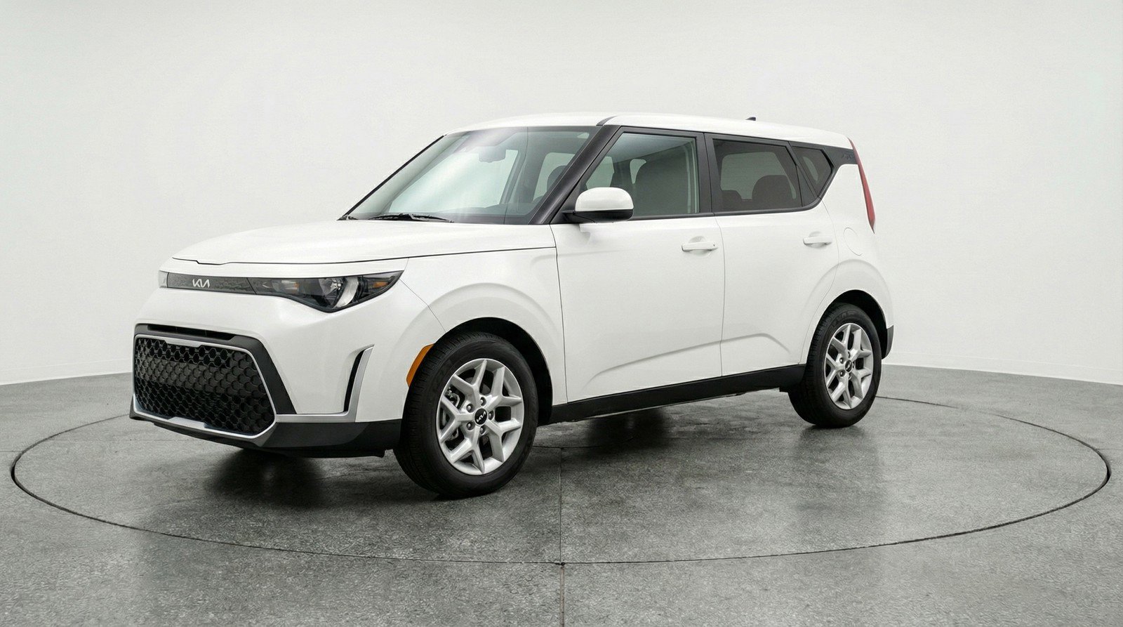 Used 2025 Kia Soul LX w/ LX Technology Package image 3