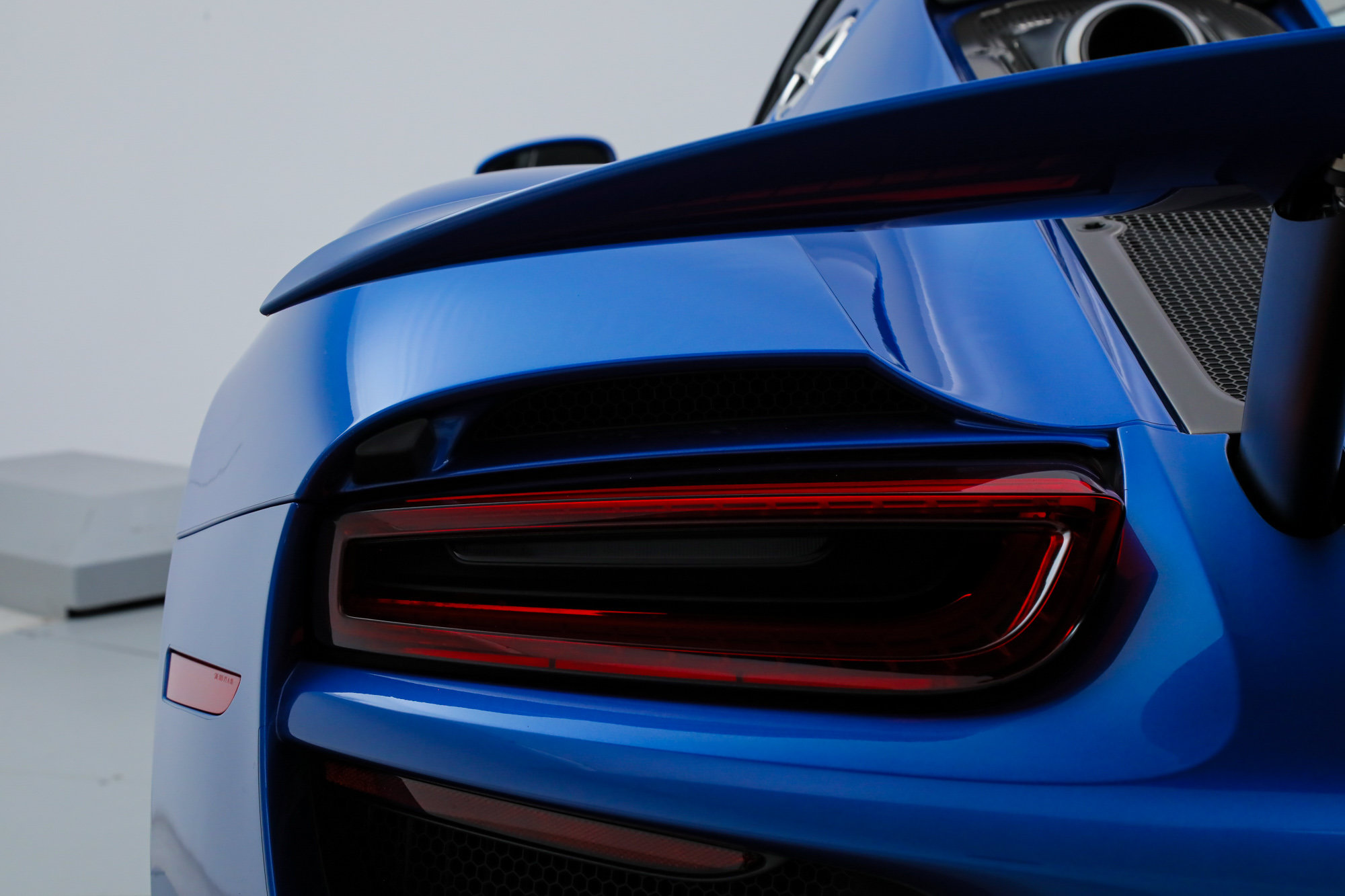 Used 2015 Porsche 918 Spyder AWD/4WD image 22