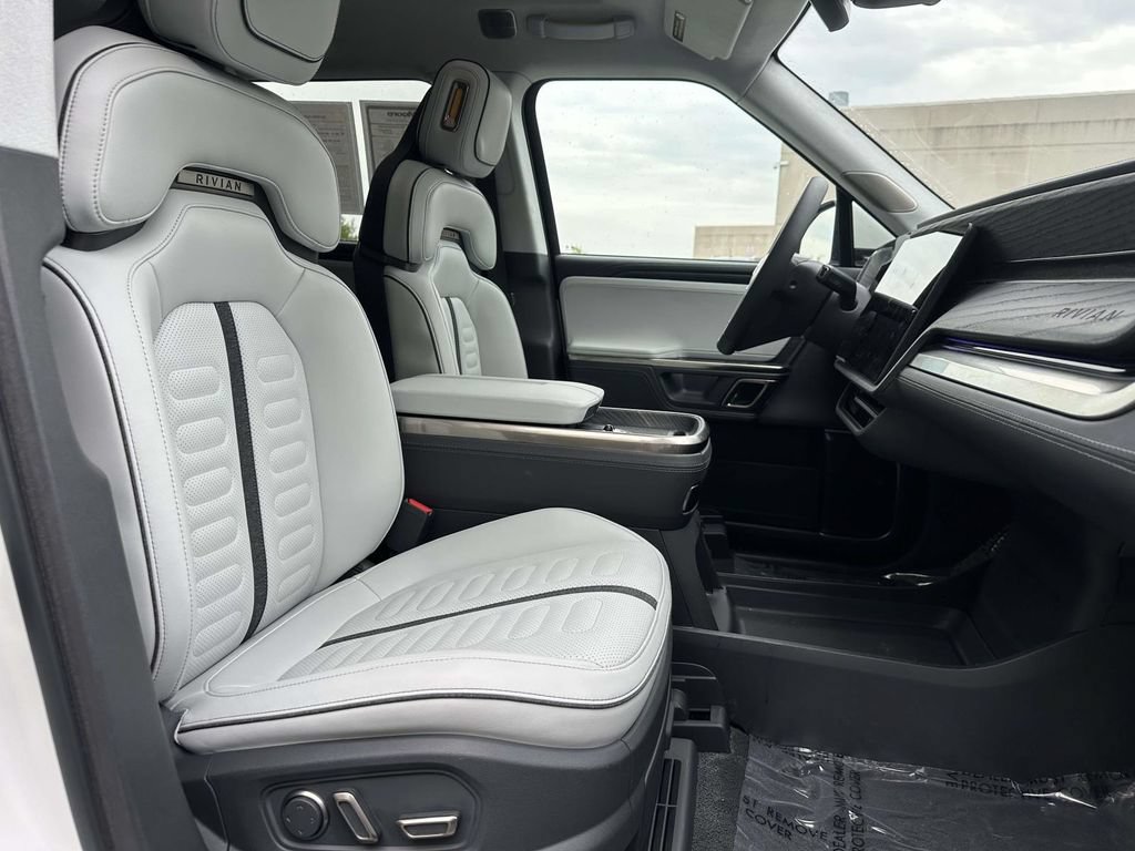 Used 2023 Rivian R1S Adventure AWD/4WD image 7