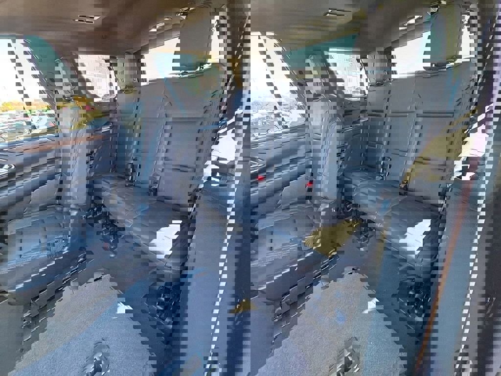 Used 2023 Chevrolet Tahoe High Country image 32