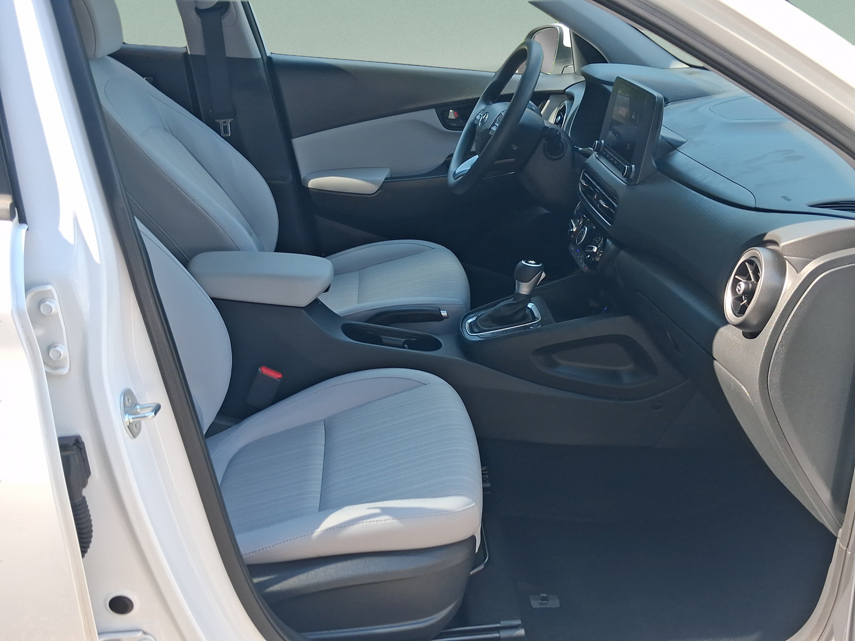 Used 2023 Hyundai Kona SEL AWD/4WD image 24