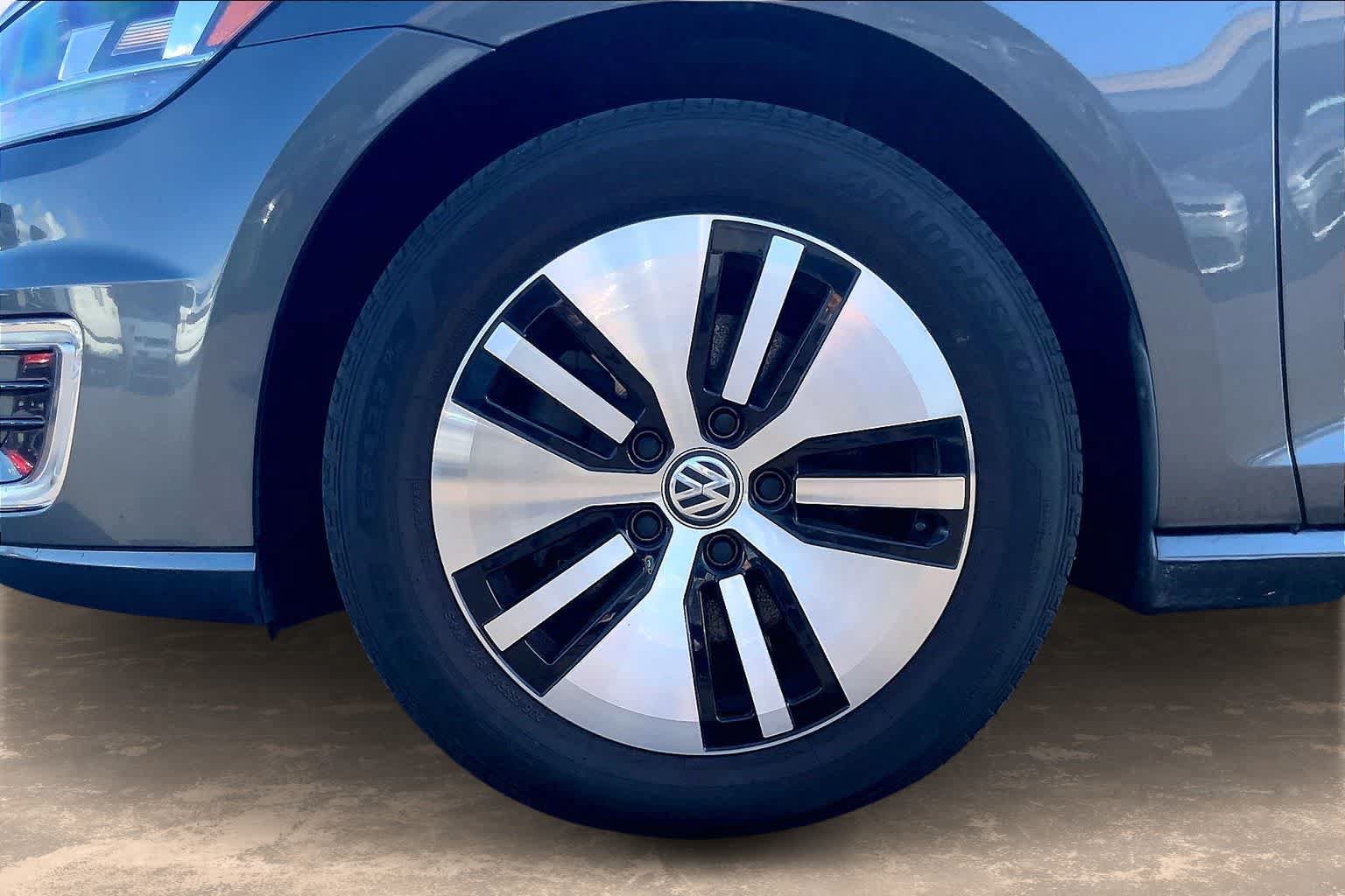 Used 2019 Volkswagen e-Golf SE w/ Driver Assistance Package FWD image 8
