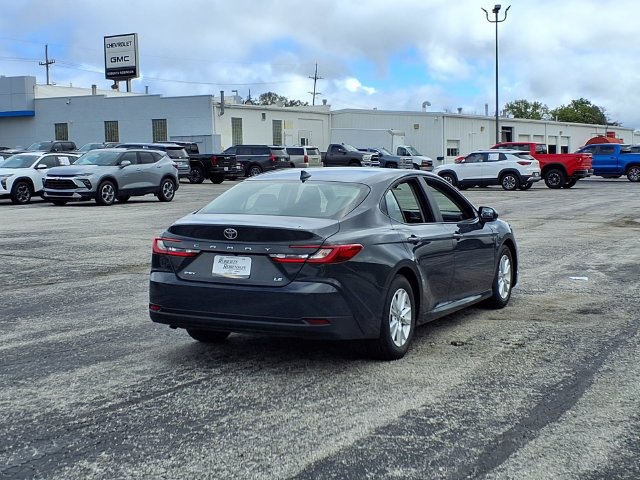 Used 2025 Toyota Camry LE FWD image 5