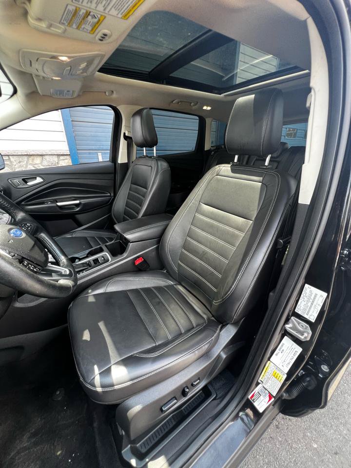 Used 2019 Ford Escape Titanium AWD/4WD image 17