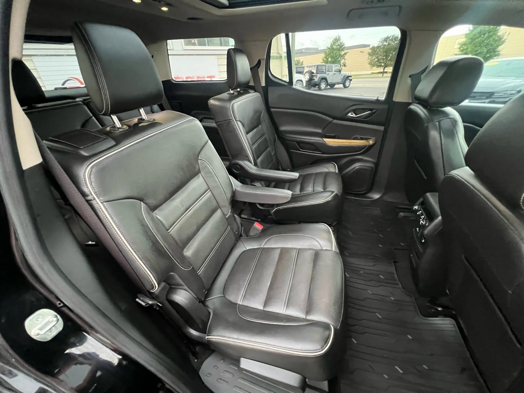 Used 2017 GMC Acadia Denali image 40