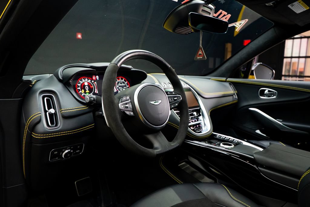 Used 2022 Aston Martin DBX AWD/4WD image 34