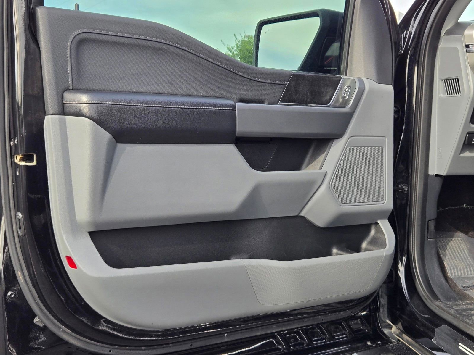 Used 2021 Ford F150 XLT w/ Equipment Group 302A High AWD/4WD image 13