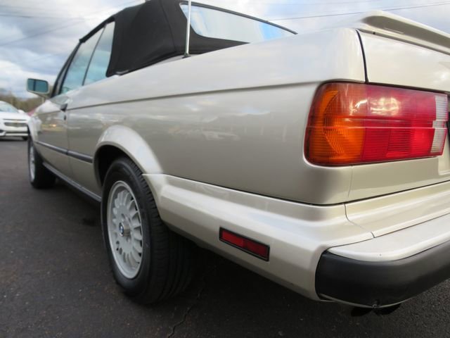Used 1988 BMW 325i Convertible image 14