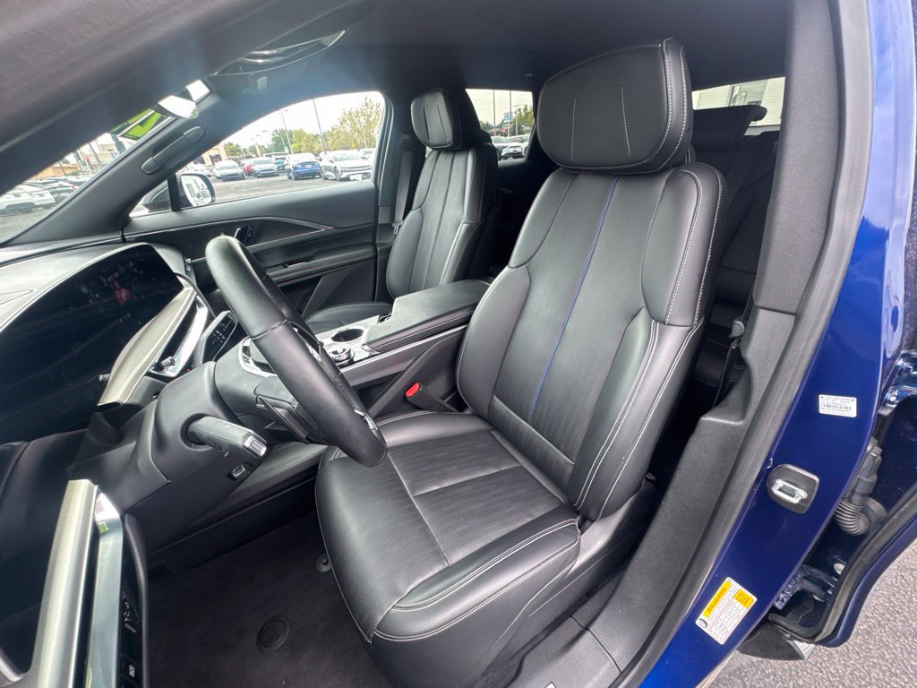 Used 2024 Cadillac Lyriq Luxury RWD image 12