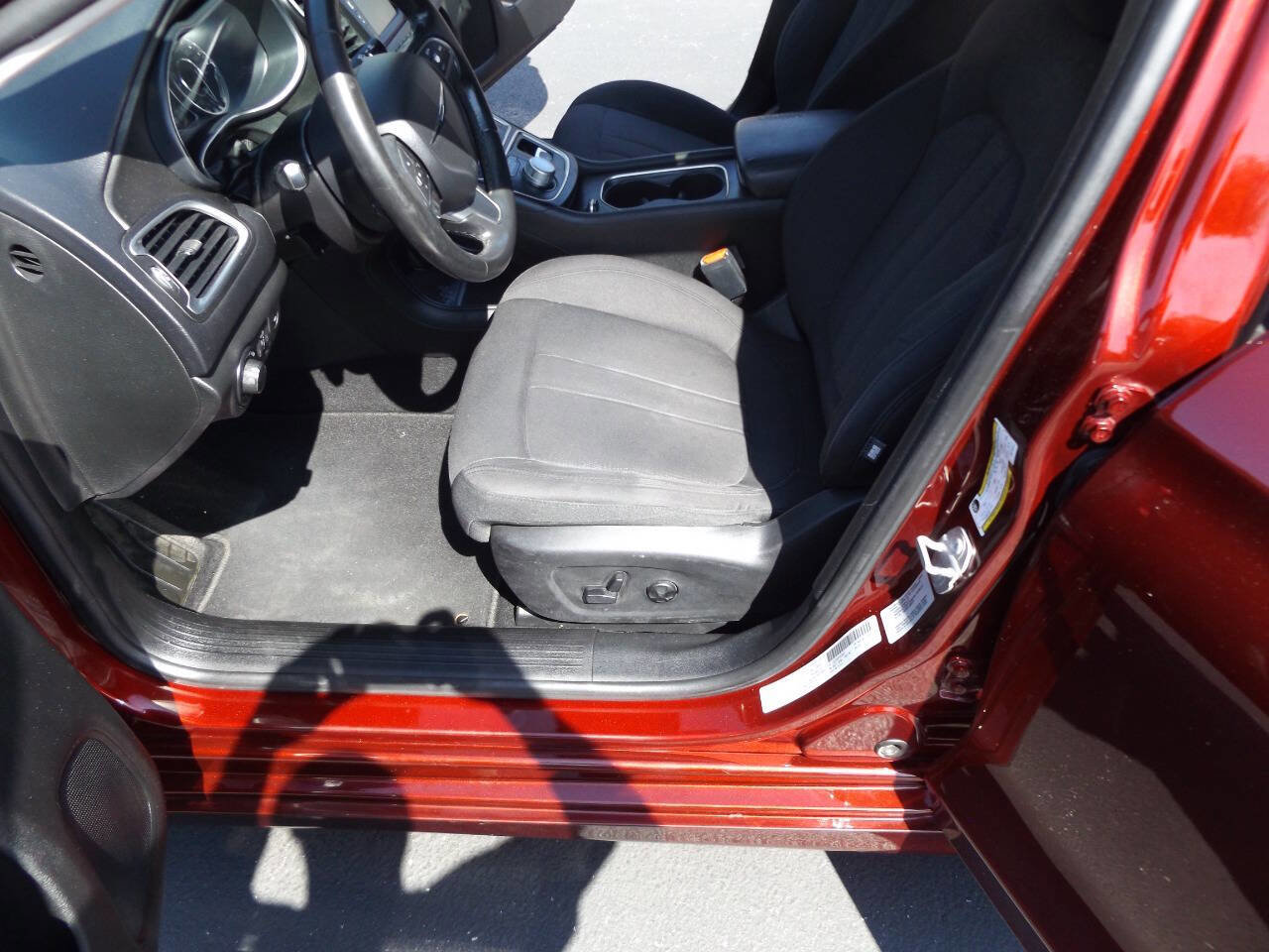 Used 2015 Chrysler 200 Limited w/ Convenience Group image 13