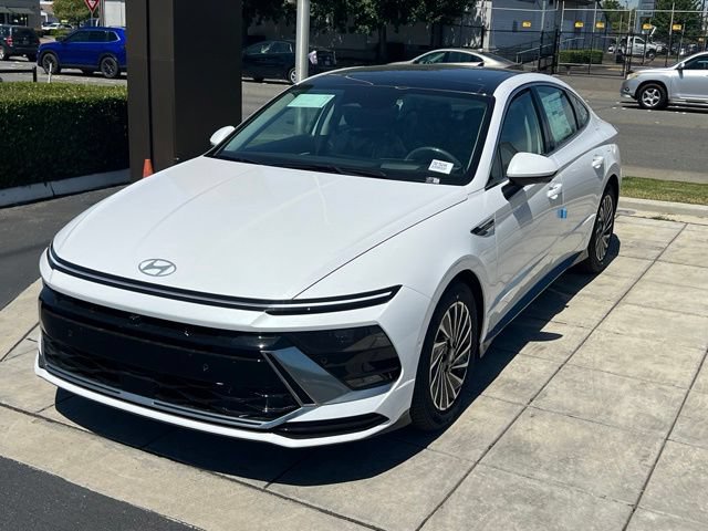 New 2026 Hyundai Sonata Limited FWD image 3