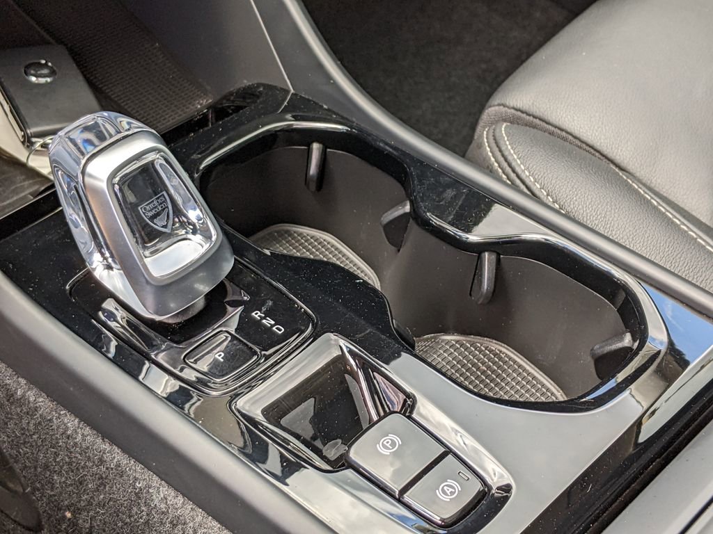 Certified 2025 Volvo XC40 B5 Plus image 20