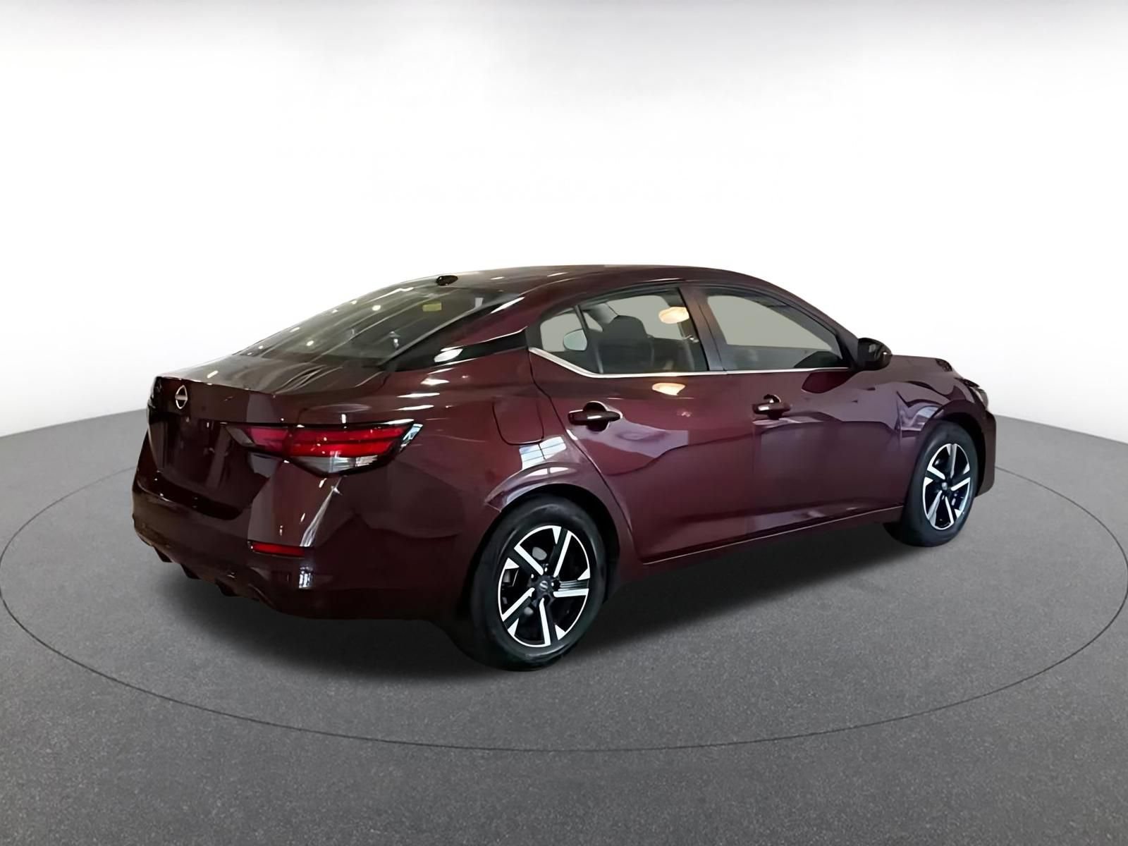 Used 2025 Nissan Sentra SV FWD image 7