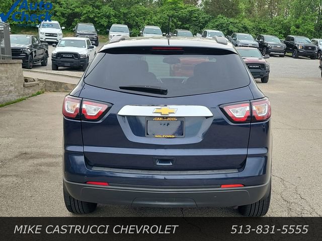 Used 2015 Chevrolet Traverse LT w/ Style and Technology Package image 4