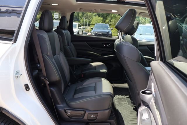 Certified 2024 Subaru Ascent Onyx Edition w/ Popular Package Onyx AWD/4WD image 24