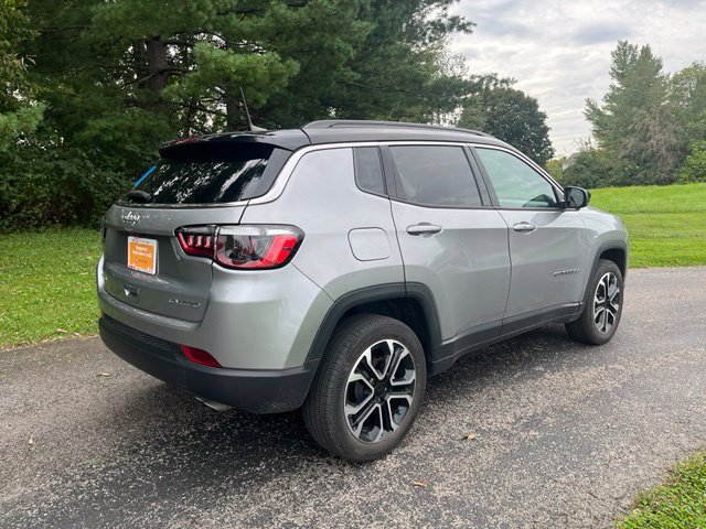 Certified 2022 Jeep Compass Limited AWD/4WD image 3