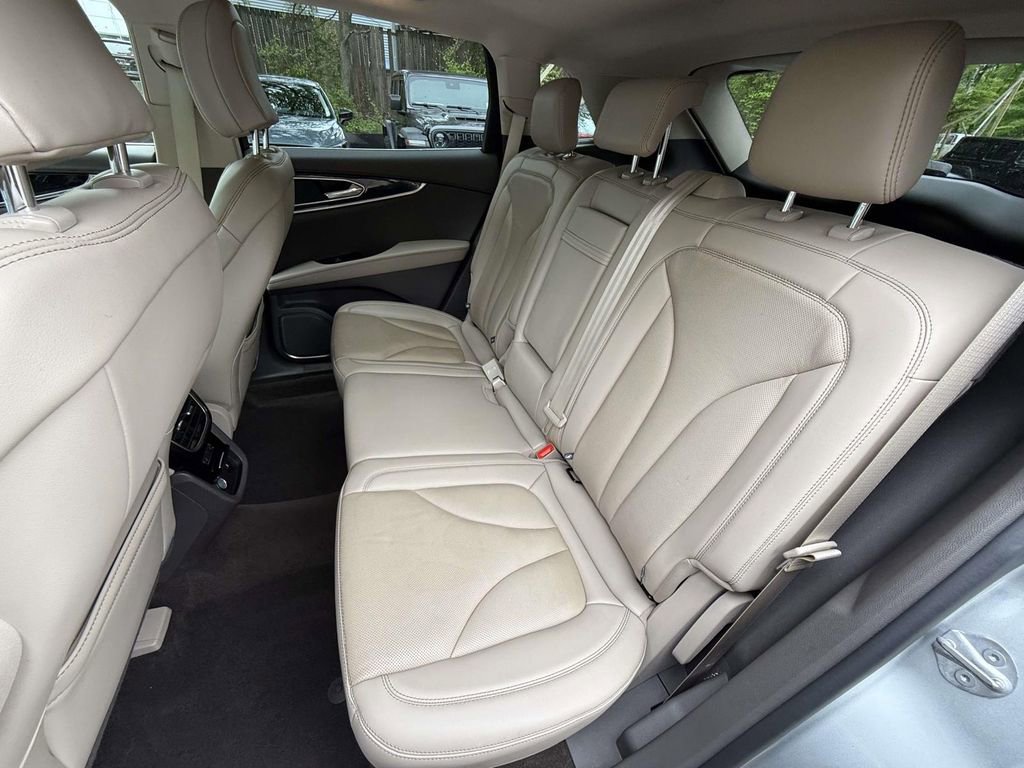 Used 2023 Lincoln Nautilus Reserve AWD/4WD image 13