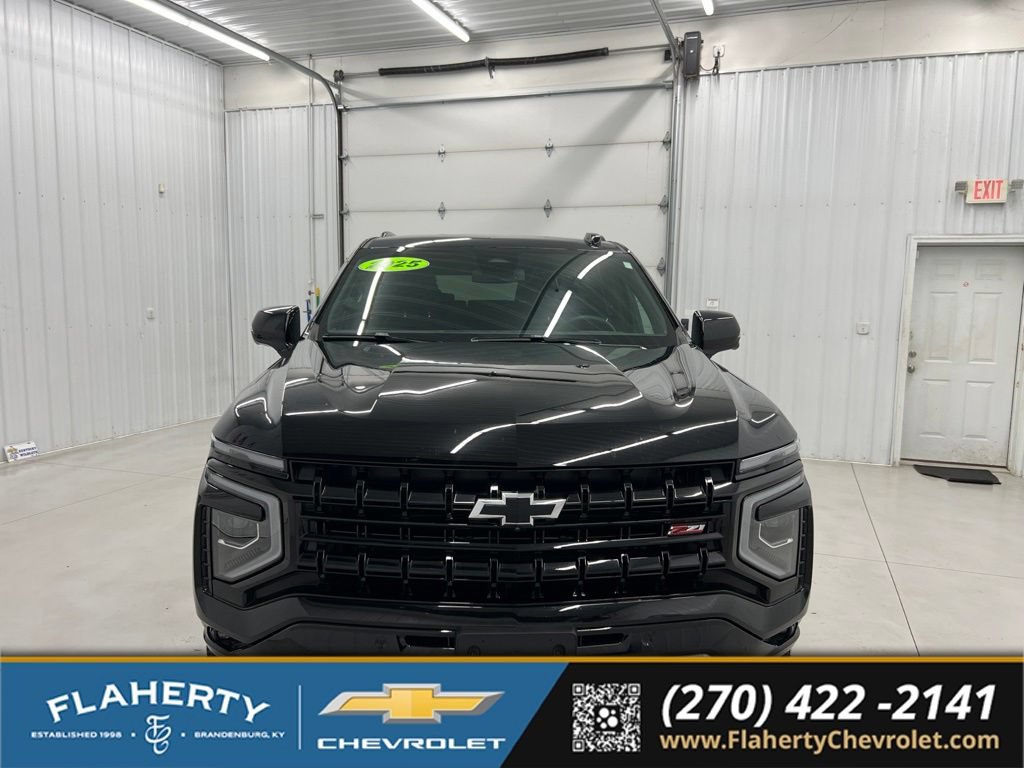 Used 2025 Chevrolet Suburban Z71 w/ Comfort Package AWD/4WD image 7