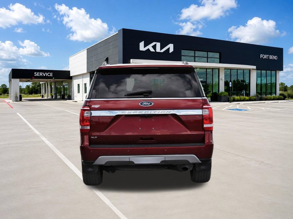 Used 2018 Ford Expedition XLT w/ Equipment Group 202A RWD image 6