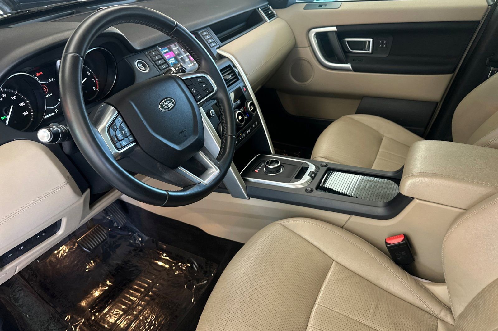 Used 2019 Land Rover Discovery Sport HSE image 10