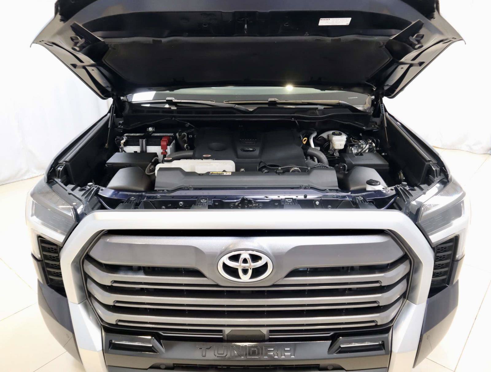 Used 2024 Toyota Tundra Limited w/ Power Package AWD/4WD image 6