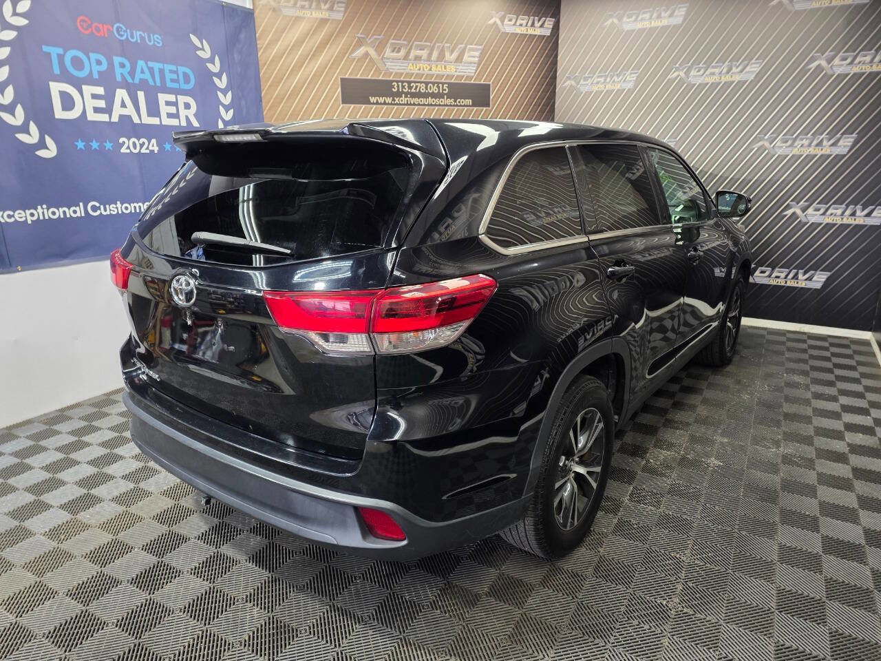 Used 2019 Toyota Highlander LE image 15