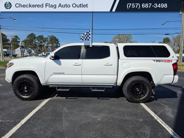 Used 2018 Toyota Tacoma TRD Sport image 3
