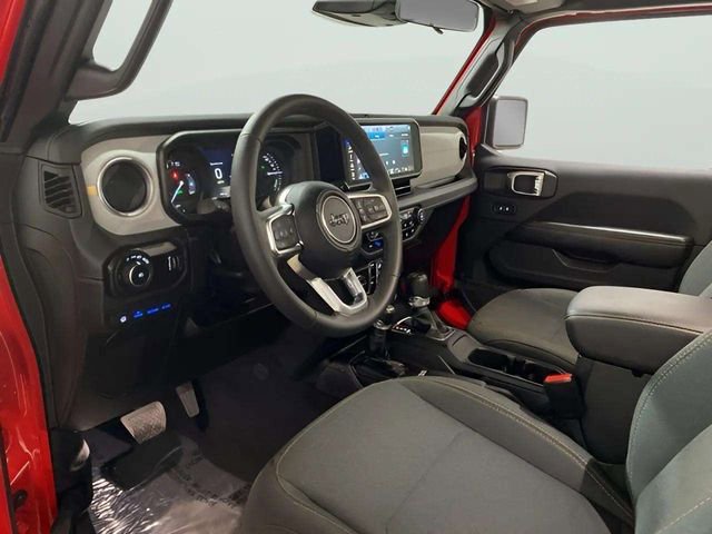 Used 2025 Jeep Wrangler Unlimited Sahara w/ Safety Group image 16