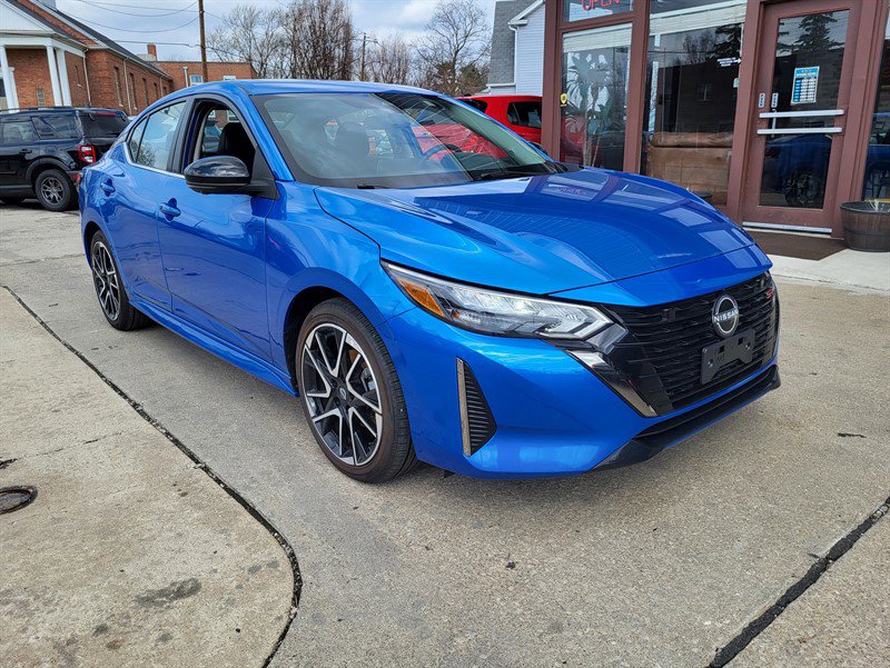 Used 2024 Nissan Sentra SR w/ SR Premium Package image 1