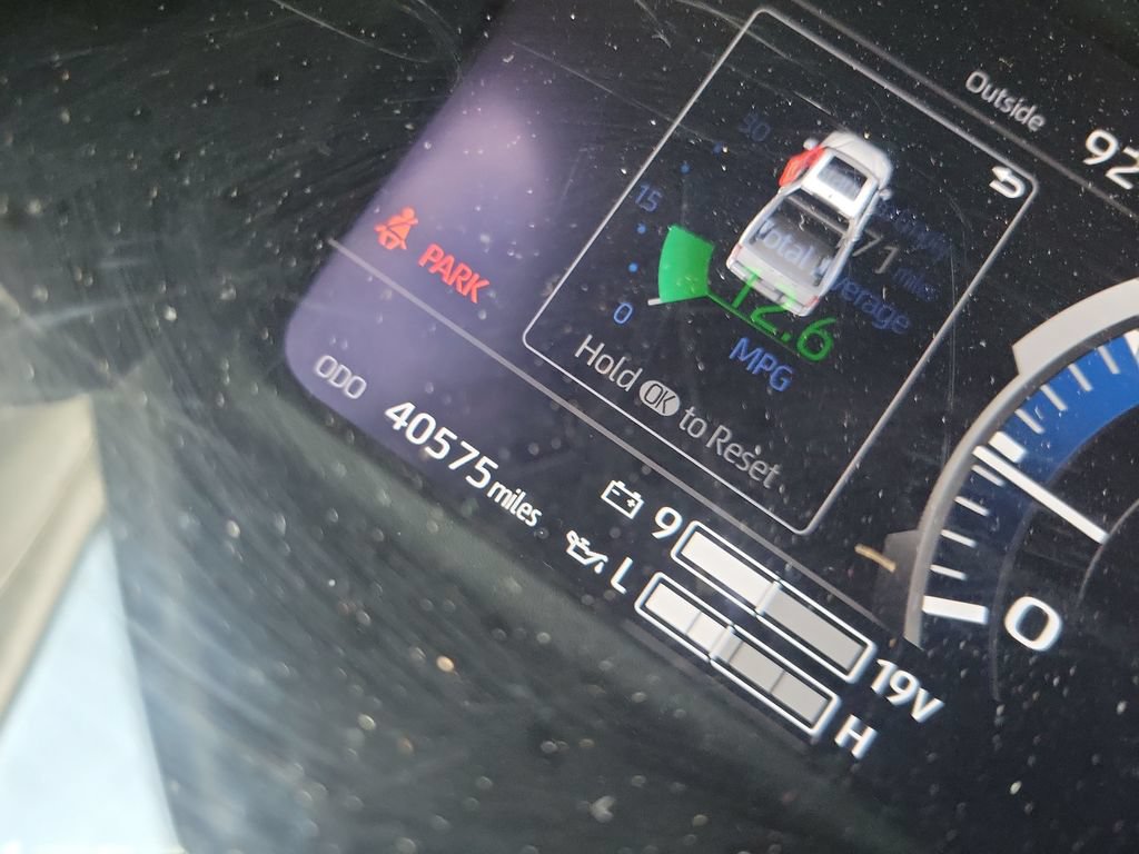 Used 2024 Toyota Tundra Limited AWD/4WD image 30