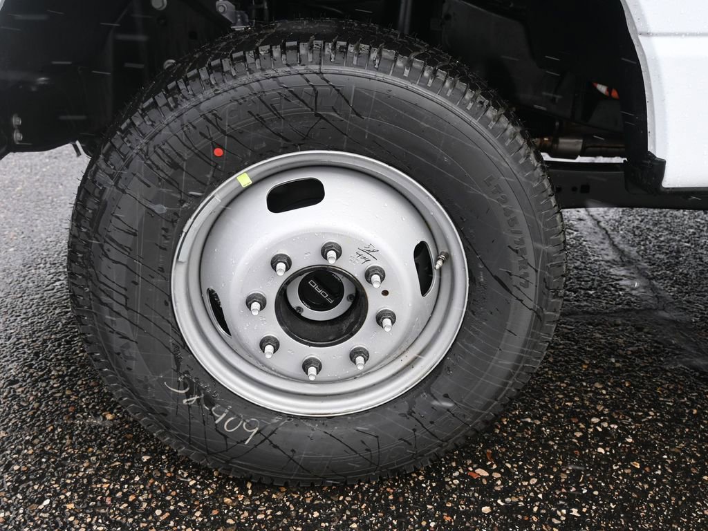 New 2026 Ford F350 XL w/ XL Chrome Package image 34