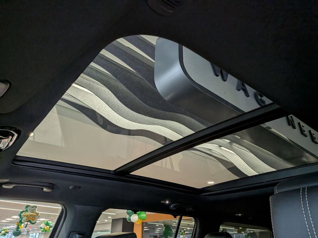 New 2026 Jeep Grand Wagoneer Summit w/ Premium Group III image 24