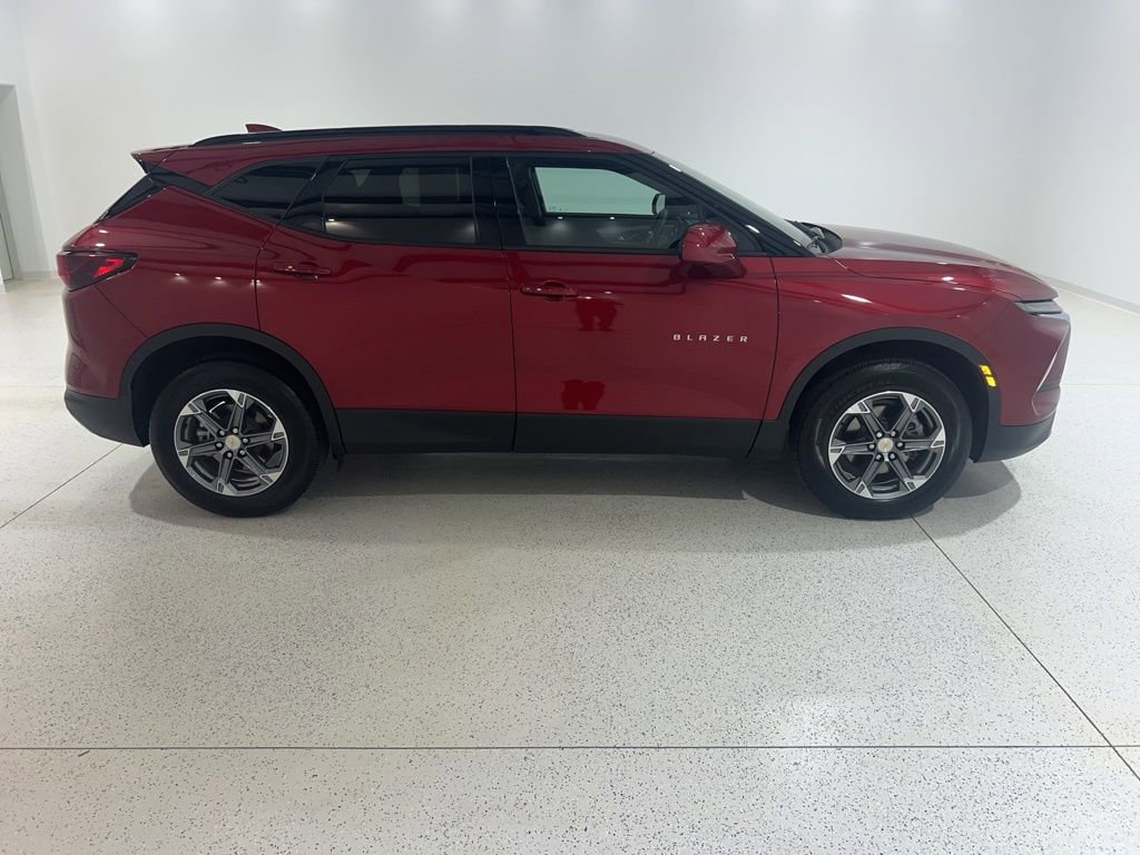 Used 2024 Chevrolet Blazer LT w/ Convenience Package FWD image 6