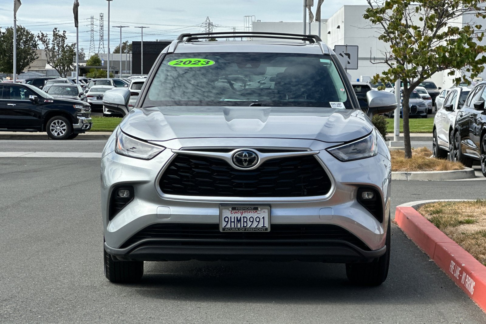 Used 2023 Toyota Highlander XLE FWD image 9