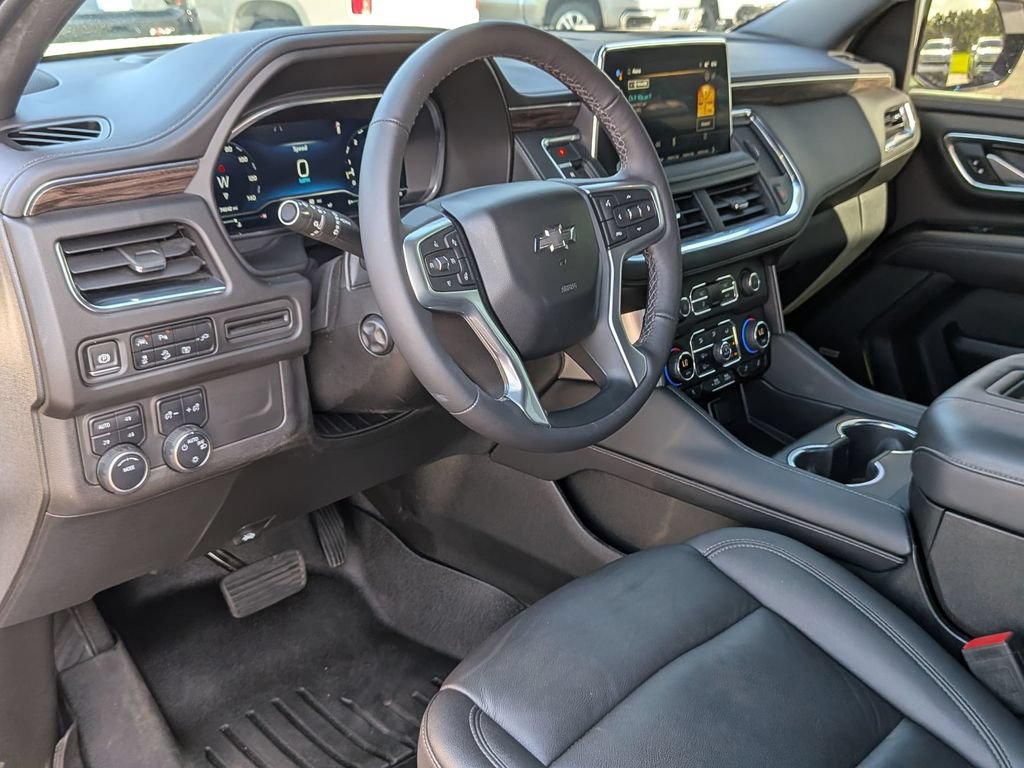 Used 2022 Chevrolet Tahoe Z71 w/ Luxury Package AWD/4WD image 32