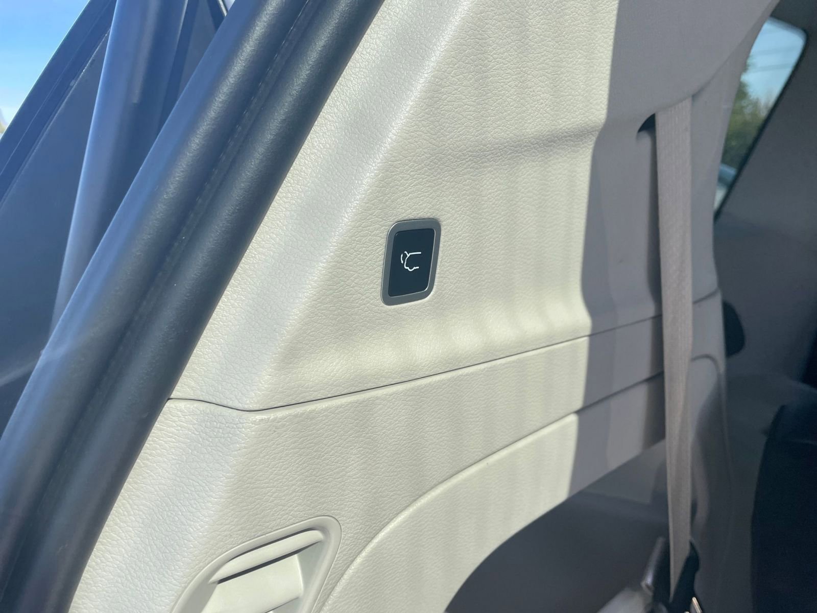 Used 2024 Chrysler Pacifica Touring-L image 20