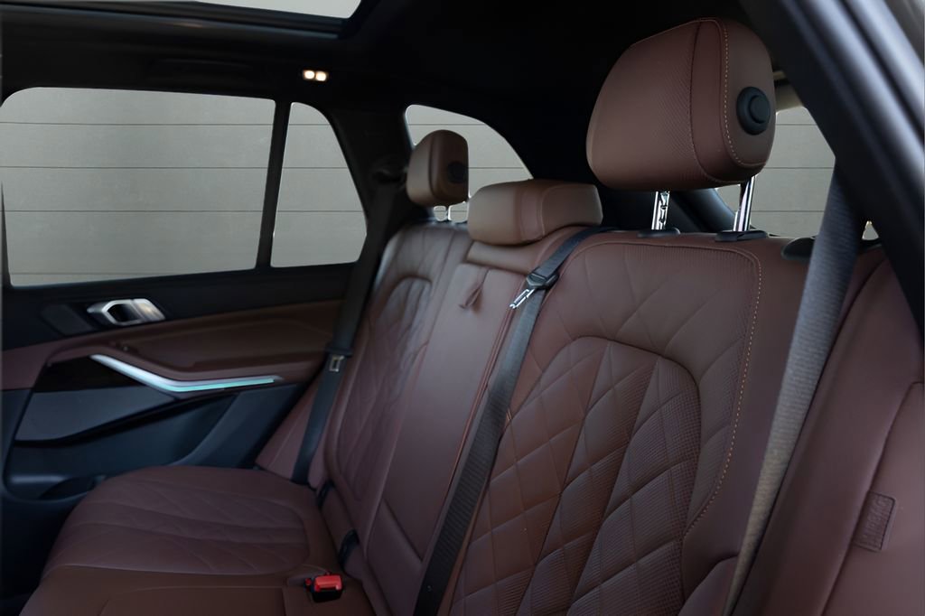 Used 2023 BMW X5 xDrive40i w/ M Sport Package AWD/4WD image 59