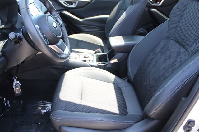 Used 2023 Subaru Forester Premium AWD/4WD image 32